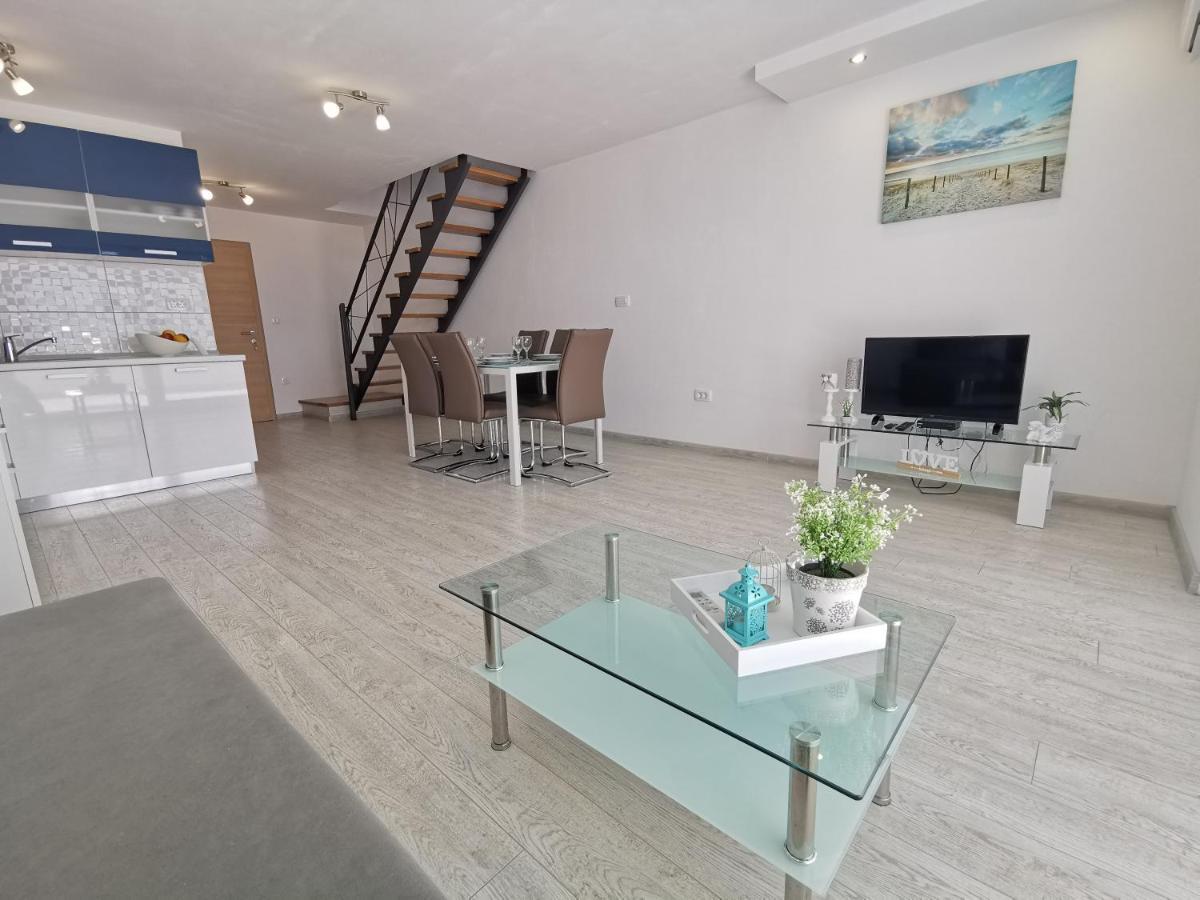 Apartments Rita Nemira Omiš Eksteriør billede